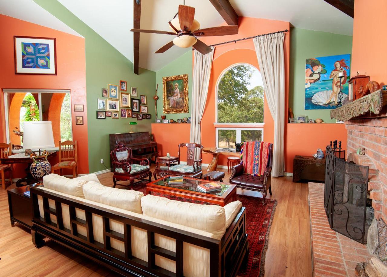 Posada Mariana Bed And Breakfast Catheys Valley Exterior photo