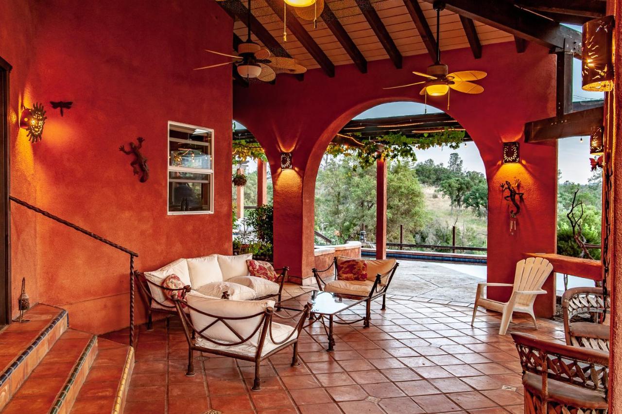Posada Mariana Bed And Breakfast Catheys Valley Exterior photo